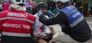 CFD Respons Cepat Polda Metro Selamatkan Pesepeda Darurat