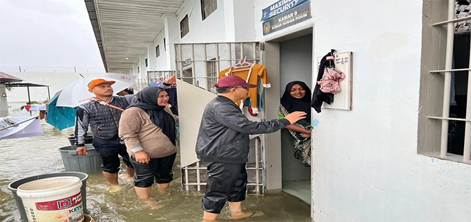 KemenImipas Evakuasi Warga Binaan Dari Lapas Terendam Banjir