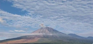 Gunung Semeru 3 Kali Erupsi Pagi Ini Awan Panas Naik 900 Meter