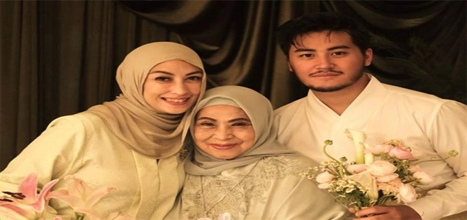 Momen Lamaran Rafi Putra Annisa Trihapsari & Adjie Pangestu