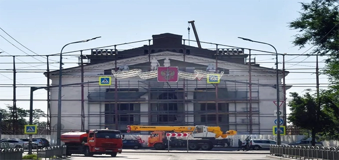 Teater Drama Mariupol Bangkit Kembali Setelah Serangan Bom