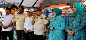 Bareng TP PKK Tito Karnavian Tinjau Warga Aceh Tamiang