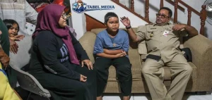 Momen Wagub Rano Karno Jenguk Korban Tabrakan Mobil MBG