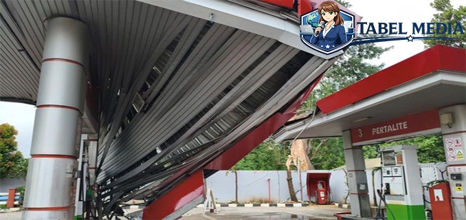 SPBU Pramuka Raya Tutup Belum Diperbaiki Usai Ditimpa Pohon